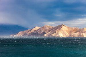 Wunderschöne Landschaft der Steininsel auf Krk